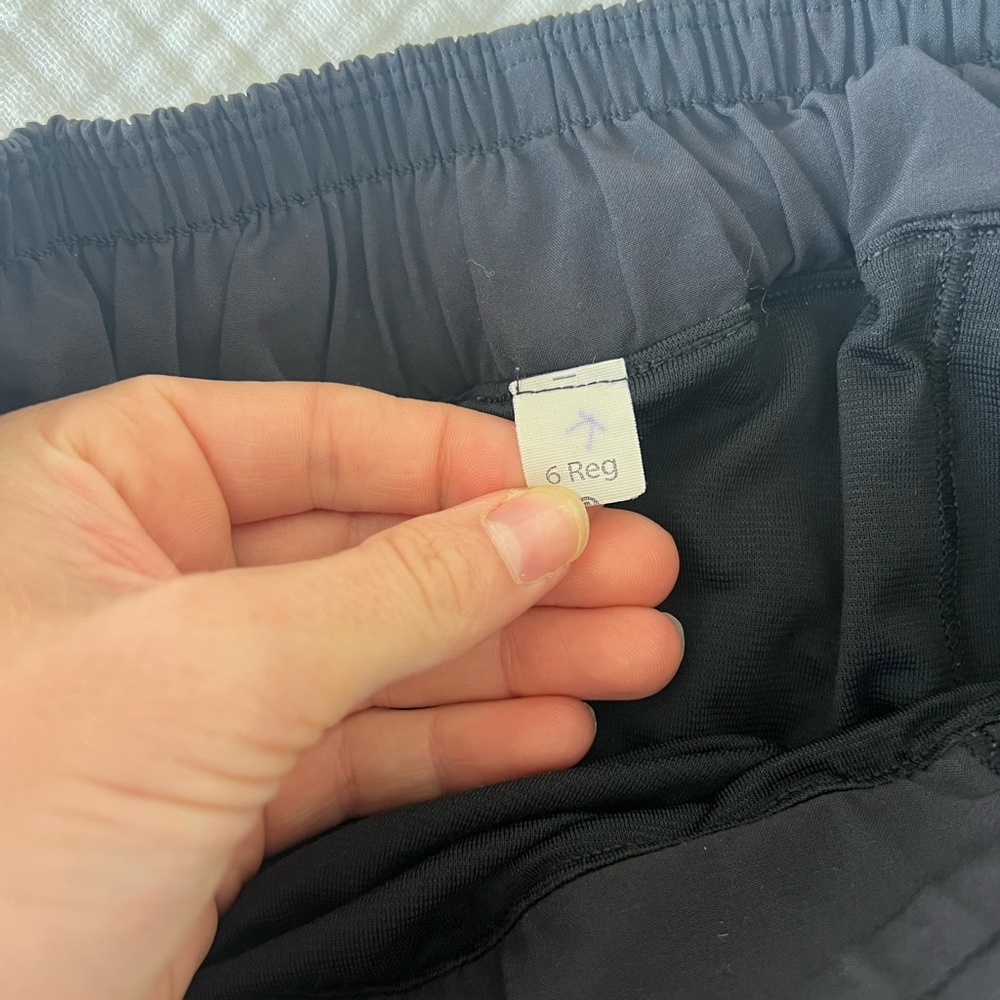 Lululemon Regular Low-Rise Hotty Hot Short 2.5”